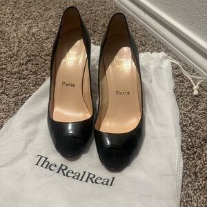 Patent leather peep toe pump